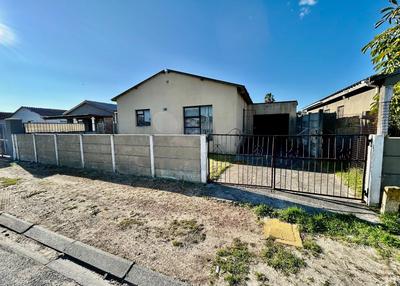 House For Sale in Belhar, Cape Town