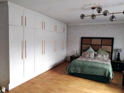 House For Sale in Cravenby, Parow