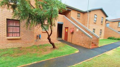 Apartment / Flat For Rent in Central, Gordons Bay