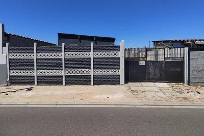 House For Sale in Lavender Hill, Cape Town