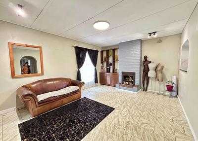 House For Sale in Peerless Park East, Kraaifontein