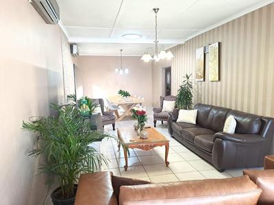 House For Sale in Kenwyn, Cape Town