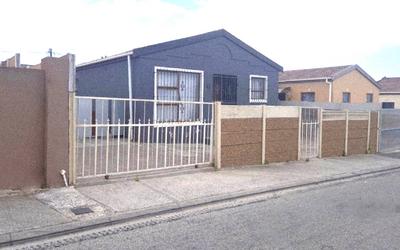 House For Sale in Bayview, Strandfontein
