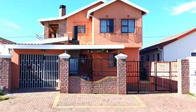 House For Sale in Highbury, Kuilsriver