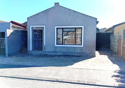 House For Sale in Belhar, Cape Town