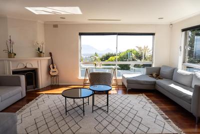 House For Sale in Plattekloof, Parow