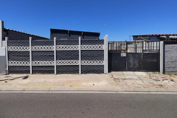 House For Sale in Lavender Hill, Cape Town