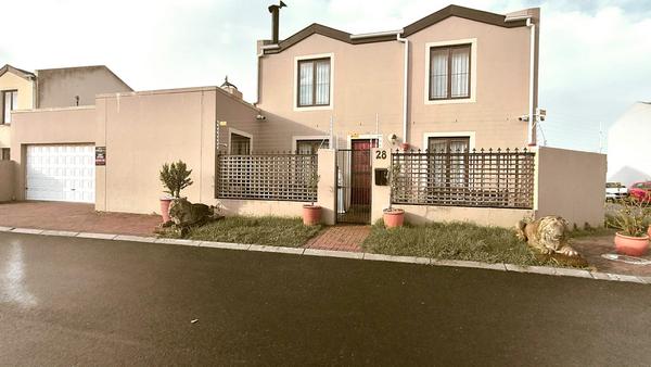 House For Sale in Parklands, Cape Town