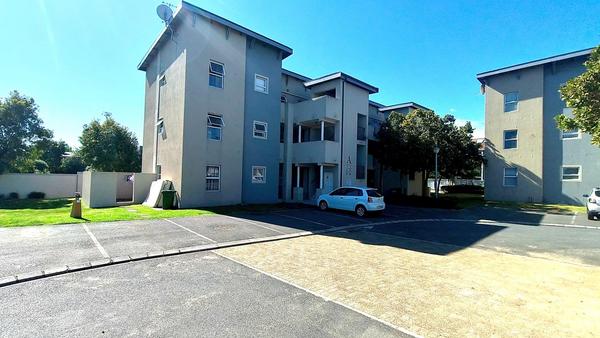 Apartment / Flat For Sale in Buh-rein, Cape Town