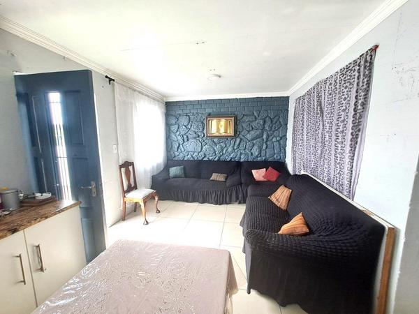 House For Sale in New Woodlands, Mitchells Plain
