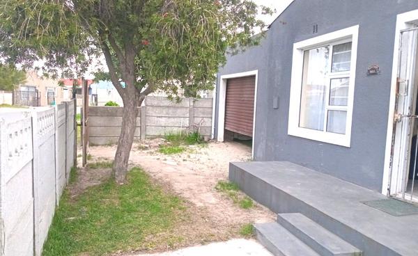House For Sale in Belhar, Cape Town